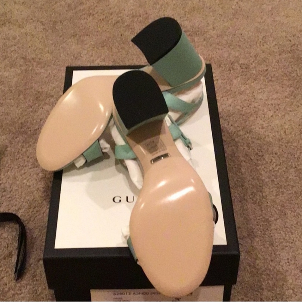 ‼️SOLD‼️Gucci Heels - Picture 2 of 4